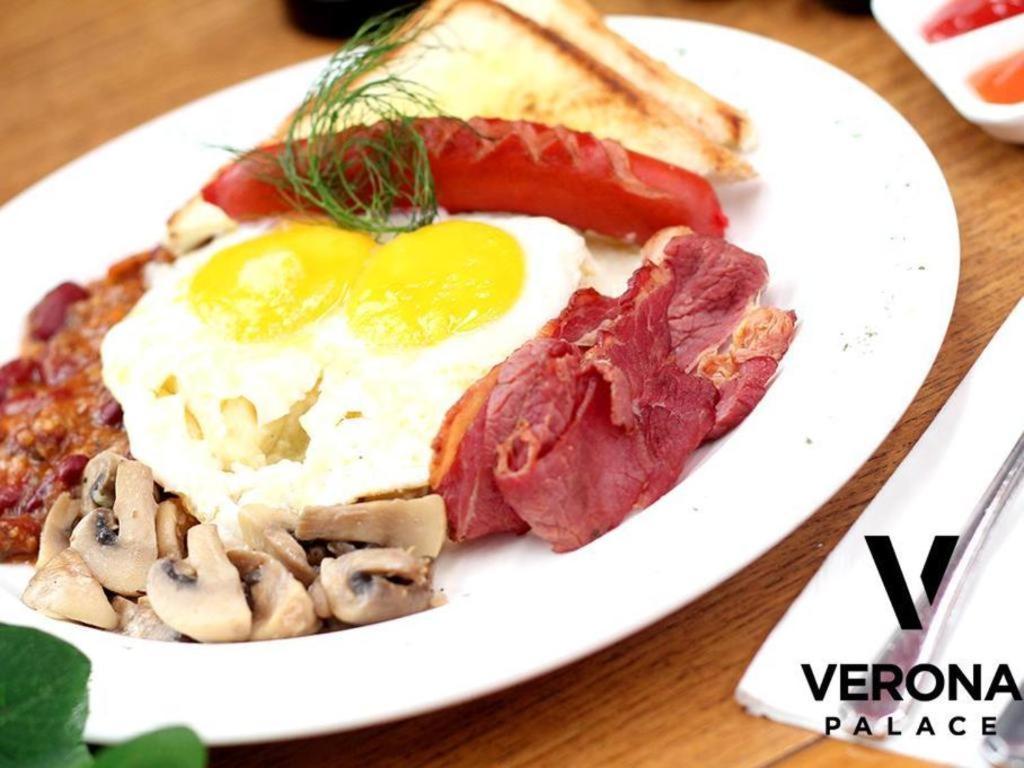 Verona Palace Hotel Bandung Eksteriør bilde