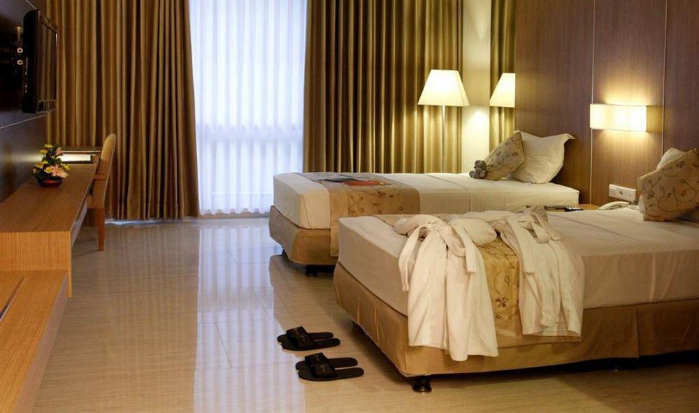 Verona Palace Hotel Bandung Eksteriør bilde
